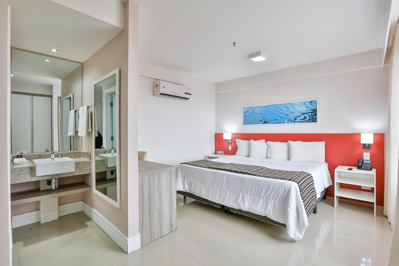 Ramada Hotel & Suites Campos Pelinca Campos dos Goytacazes Exterior photo