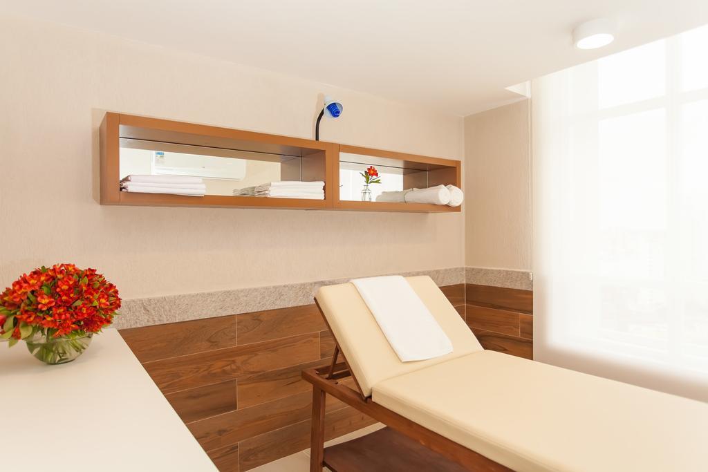 Ramada Hotel & Suites Campos Pelinca Campos dos Goytacazes Exterior photo