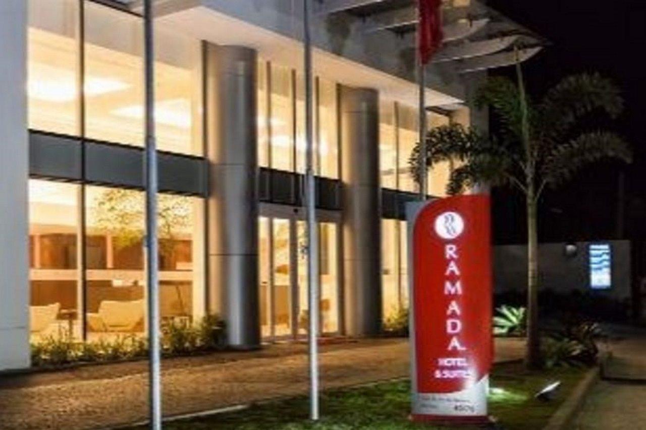 Ramada Hotel & Suites Campos Pelinca Campos dos Goytacazes Exterior photo