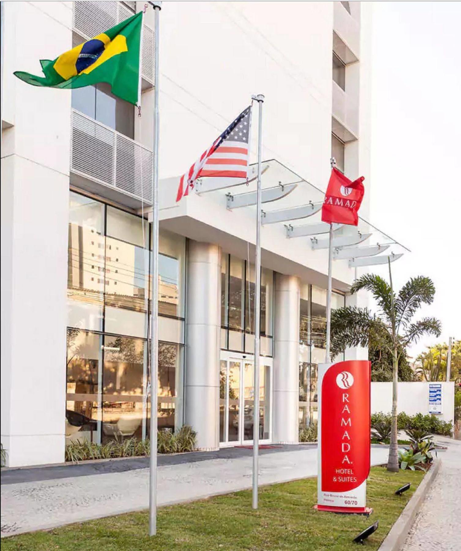Ramada Hotel & Suites Campos Pelinca Campos dos Goytacazes Exterior photo